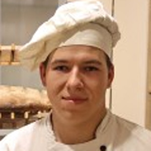 peter benedičič - peka kruha iz krušne peči